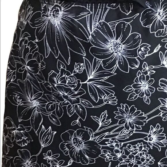 Polyester elastic waist skirt   - Picture 3 of 5